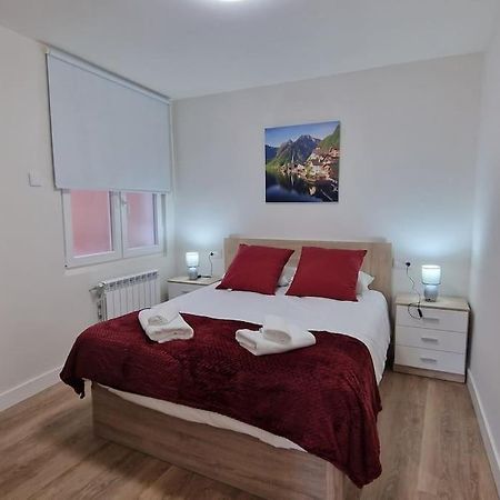 Apartamento Aires De Tineo Oviedo Luaran gambar