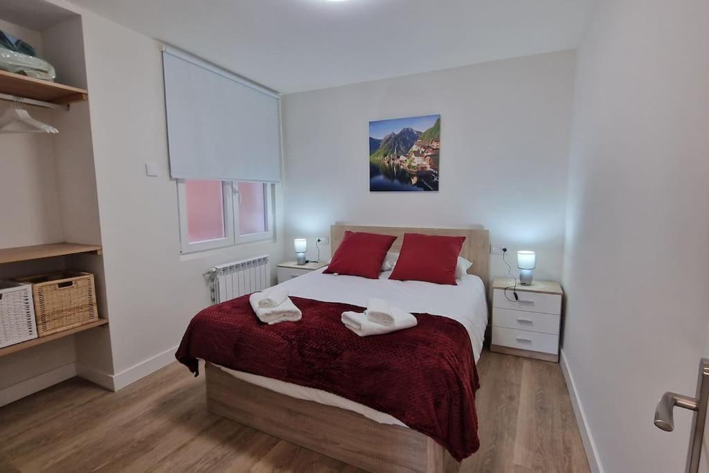 Apartamento Aires De Tineo Oviedo Luaran gambar