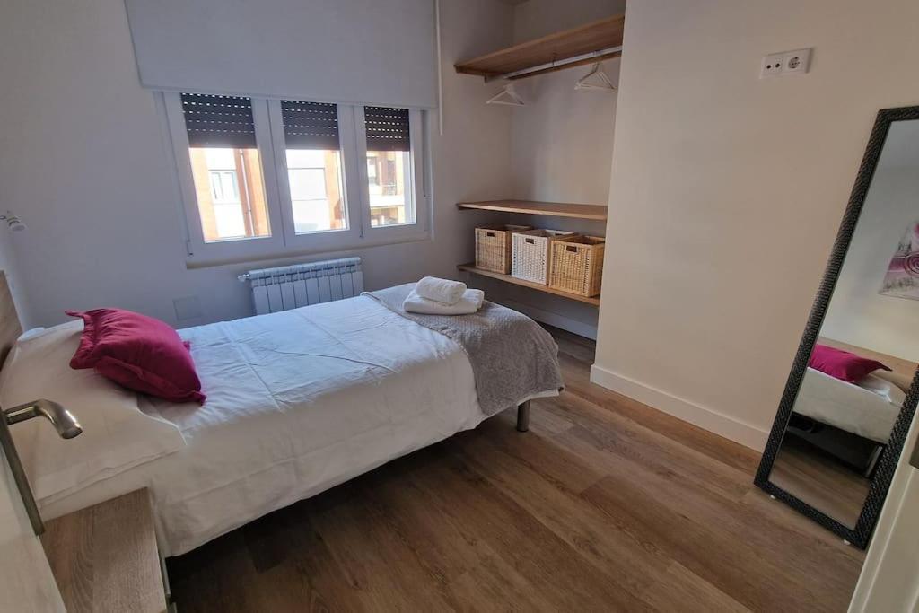 Apartamento Aires De Tineo Oviedo Luaran gambar