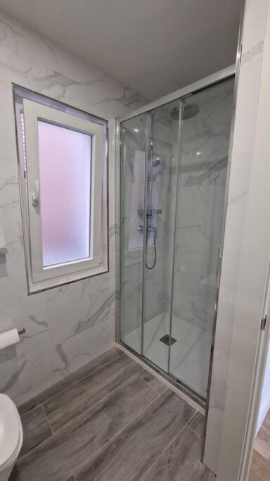 Apartamento Aires De Tineo Oviedo Luaran gambar