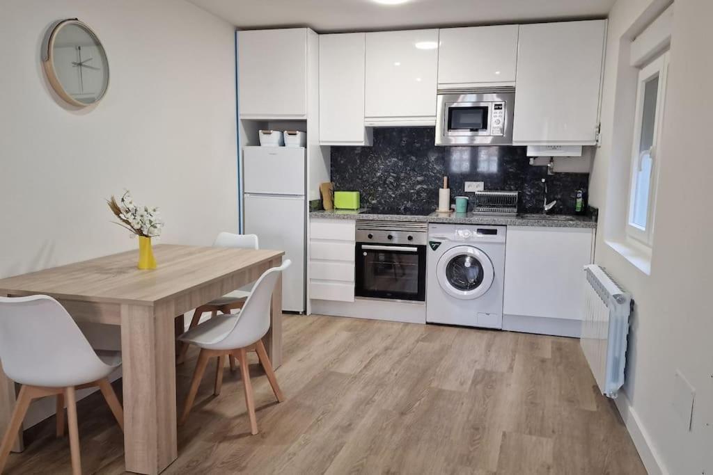 Apartamento Aires De Tineo Oviedo Luaran gambar